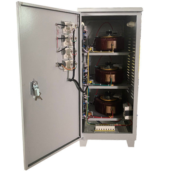 TNS-15KVAの三相高精度のサーボ モーター タイプ自動AC電圧安定器